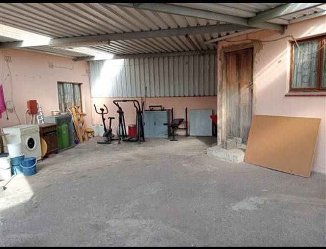 3 BEDROOM HOUSE FOR SALE IN CROSSMOOR